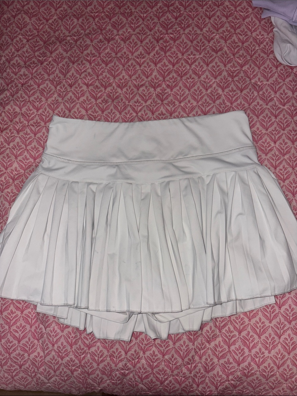 Gold hinge pleated skirt!